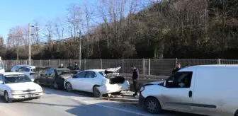 Sakarya'da Zincirleme Trafik Kazası: Uzun Araç Kuyrukları Oluştu