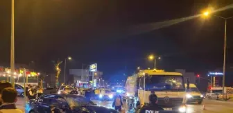 Denizli'de Motosiklete Çarpmamak İçin Manevra Yapan Sürücü, Yaralıları Bırakarak Kaçtı