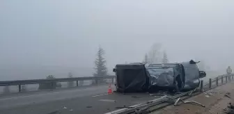 Afyonkarahisar'da Kamyonet Devrildi, 4 Yaralı