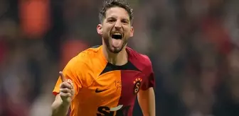 Dries Mertens bu kez sesi ile büyüledi