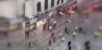 Eminönü'nde İki Grup Arasında Sopalı Kavga