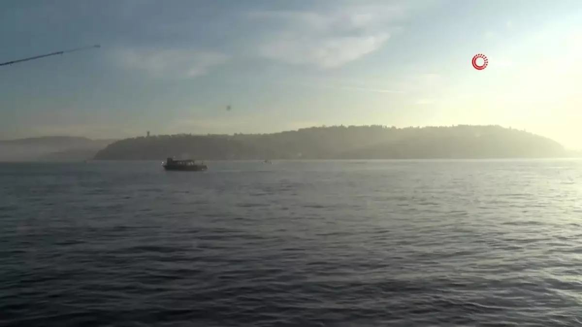 'İstanbul Boğazı gemi trafiğine açıldı
