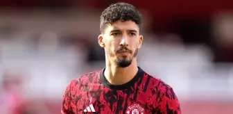 Manchester United, Altay Bayındır'ın kalemini kırdı