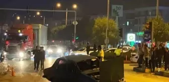 Antalya'da Motosiklet ve Otomobil Çarpışması: 1 Ölü, 4 Yaralı