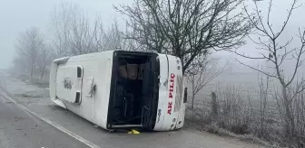 Bolu'da Fabrika İşçilerini Taşıyan Midibüs Devrildi: 9 Yaralı