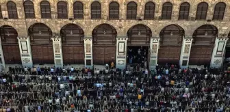 Şam'da Emevi Camii'nde İkinci Cuma Namazı Kılındı