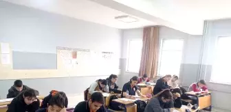 Afyonkarahisar'da Öğrencilere Kazanım Değerlendirme Uygulamaları Devam Ediyor