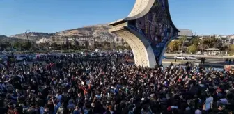 Şam'da Kadın Hakları ve Demokrasi İçin Protesto Gösterisi