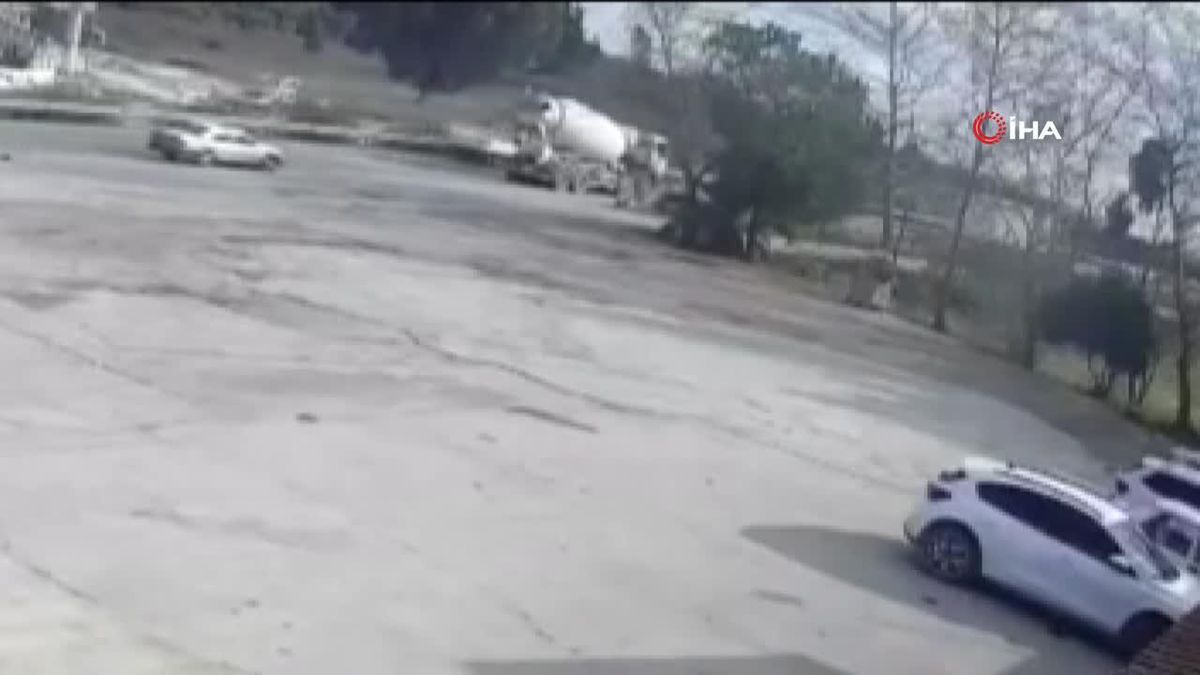 Tırın Önünde Sürüklenen Araçta Mucize Kurtuluş