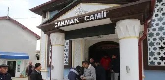 Cami İmamı, Cemaatine İkramda Bulunarak Gönülleri Fethetti