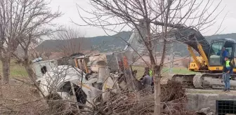 Adıyaman'da Beton Mikseri Devrildi, Sürücü Yaralanmadı