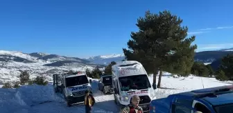 Kar Sebebiyle Mahsur Kalan Hasta Ambulansla Hastaneye Ulaştırıldı