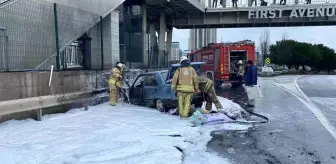 Büyükçekmece'de Fiat Tofaş Otomobil Yanarak Kül Oldu