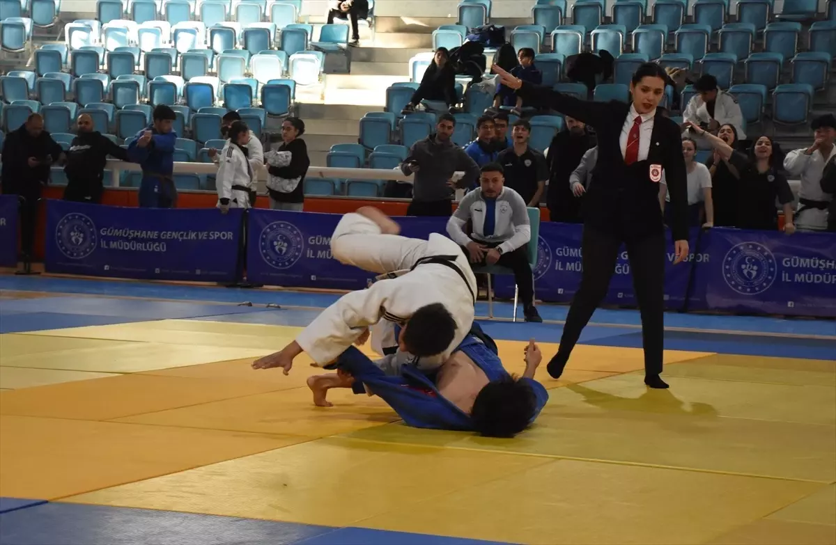 Gümüşhane'de Gençler Judo Grup Müsabakaları Başladı
