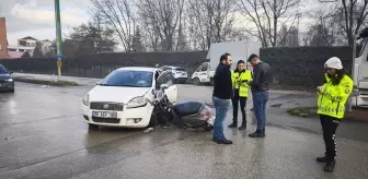 Bursa'da Otomobil ile Motosiklet Çarpıştı: 1 Yaralı