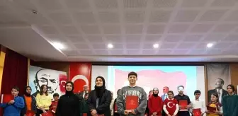 Düzce'de İstiklal Marşını Güzel Okuma Yarışması Düzenlendi