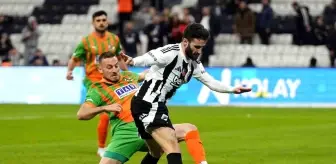 Beşiktaş ve Alanyaspor 1-1 Beraberlik ile İlk Yarıyı Tamamladı