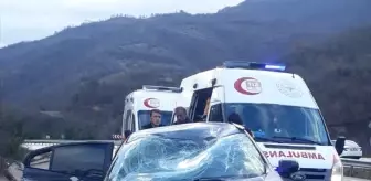 Tokat'ta Devrilen Otomobilde Aynı Aileden 3 Kişi Yaralandı