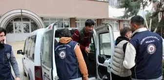 Amasya'da Polis Kontrol Noktasında 4 Kaçak Göçmen Yakalandı