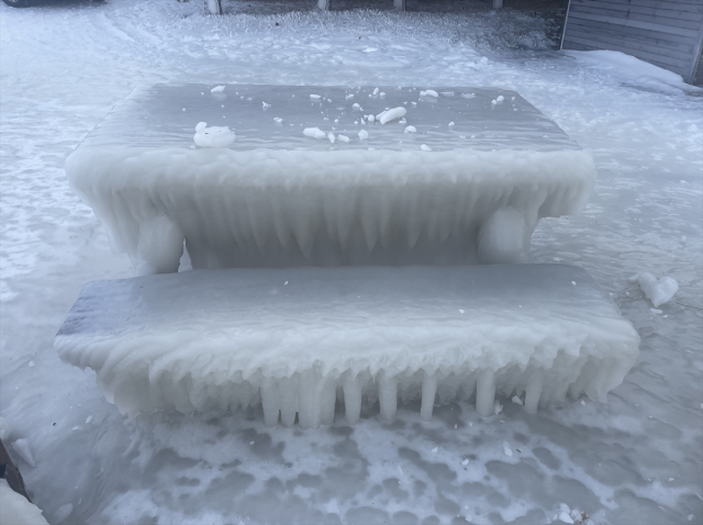 Even the waves in Çıldır Lake froze