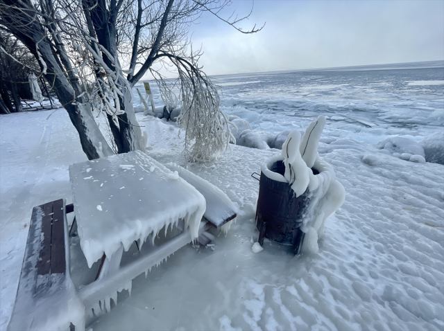 Even the waves in Çıldır Lake froze