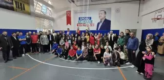 Keçiören'de 3. Geleneksel Aileler Arası Badminton Şampiyonası Gerçekleşti