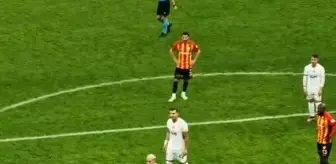 Galatasaray Maçında Taraftarla Fotoğraf Çeken Kişiyi Darp Eden Tribün Lideri Serbest Bırakıldı