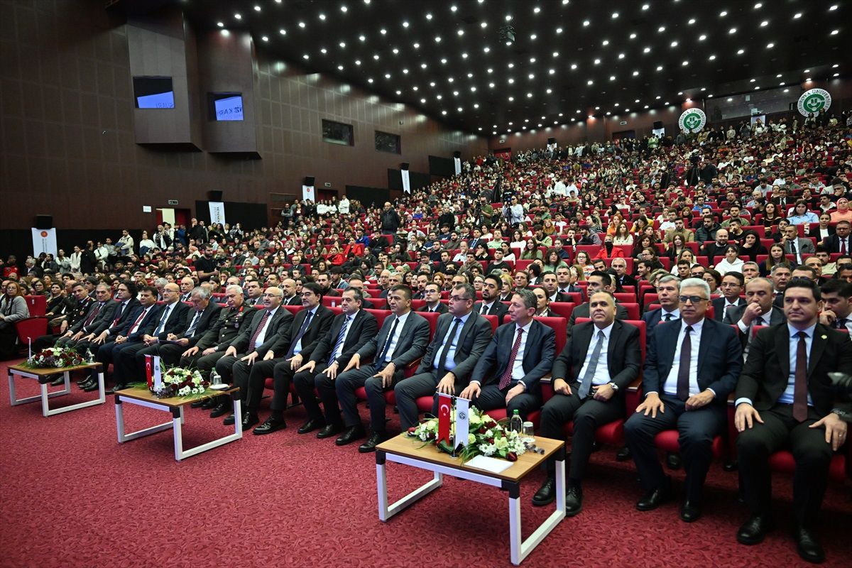 "Doğu Akdeniz Kariyer Fuarı" Adana'da başladı