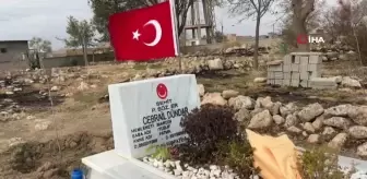 Şehit Cebrail Dündar şehadetinin sene-i devriyesinde kabri başında anıldı