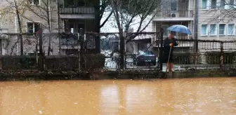 Muğla'nın Menteşe ilçesinde sağanak ve fırtına hayatı olumsuz etkiliyor