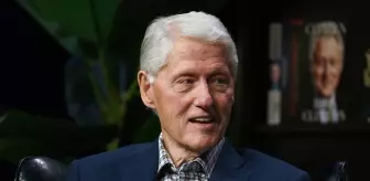 Eski ABD Başkanı Bill Clinton yüksek ateşle hastaneye kaldırıldı