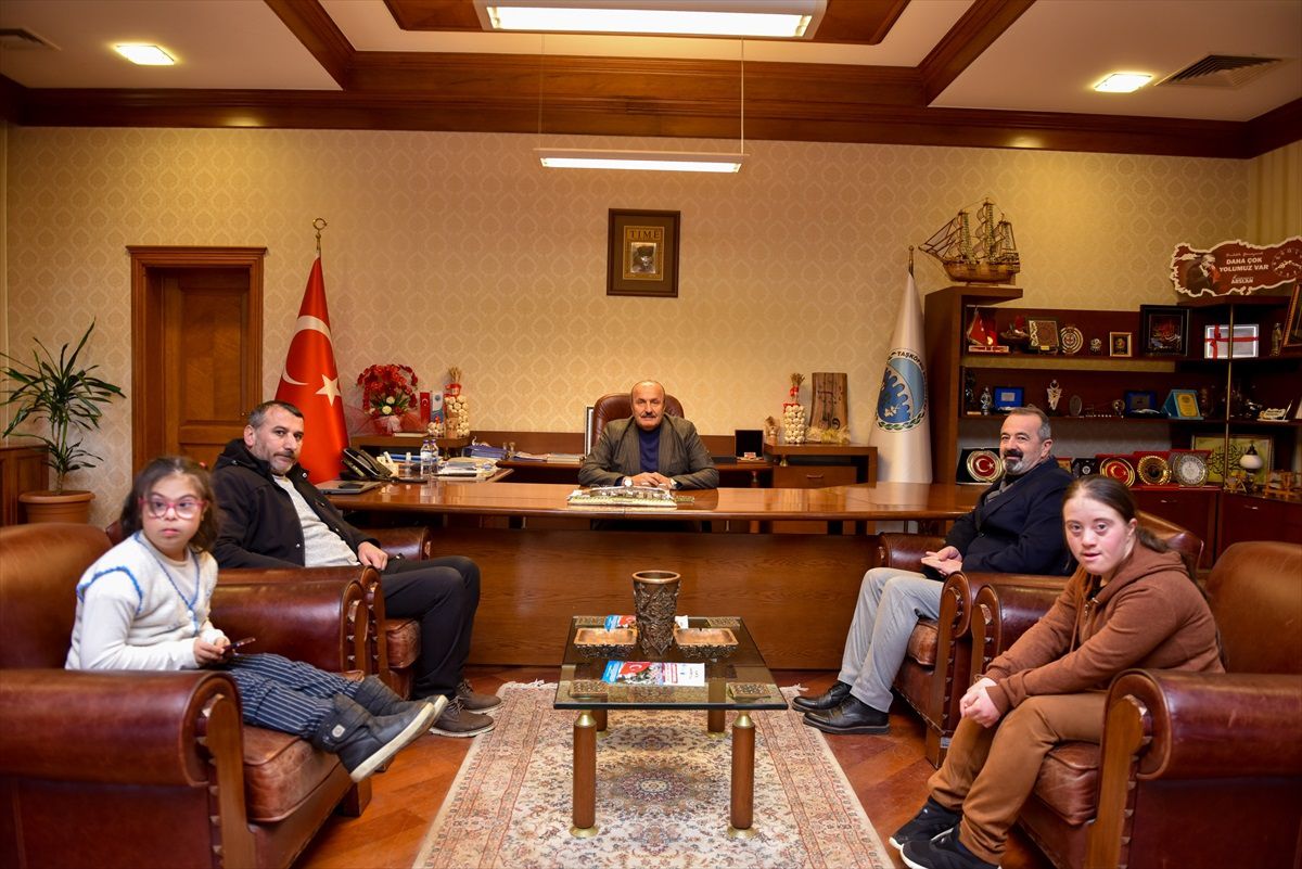 Özel Gereksinimli Bireyler, Belediye Başkanı Arslan'ı Ziyaret Etti