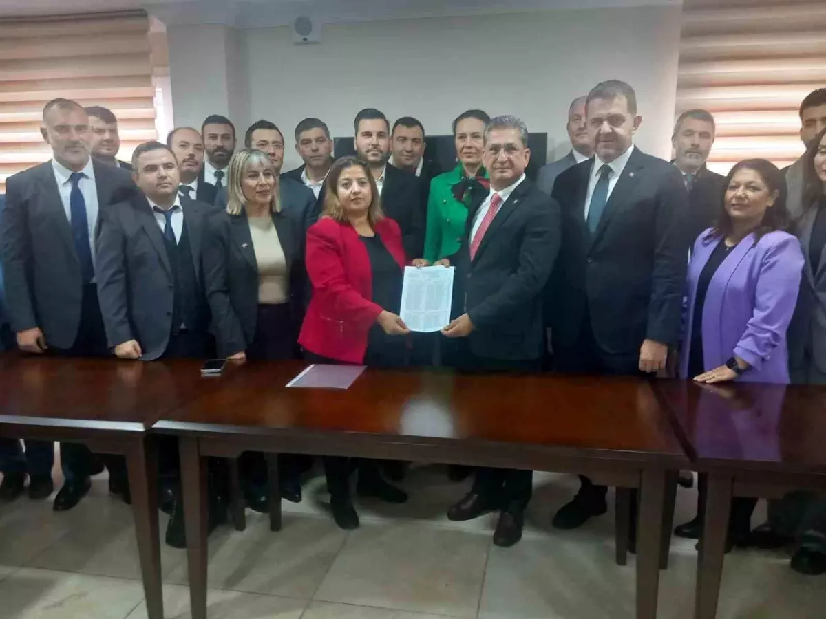 AK Parti Muğla'nın Yeni İl Başkanı Haluk Laçin Mazbatasını Aldı