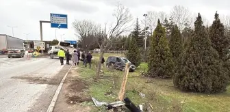 Gebze'de Kontrolden Çıkan Otomobil Devrildi