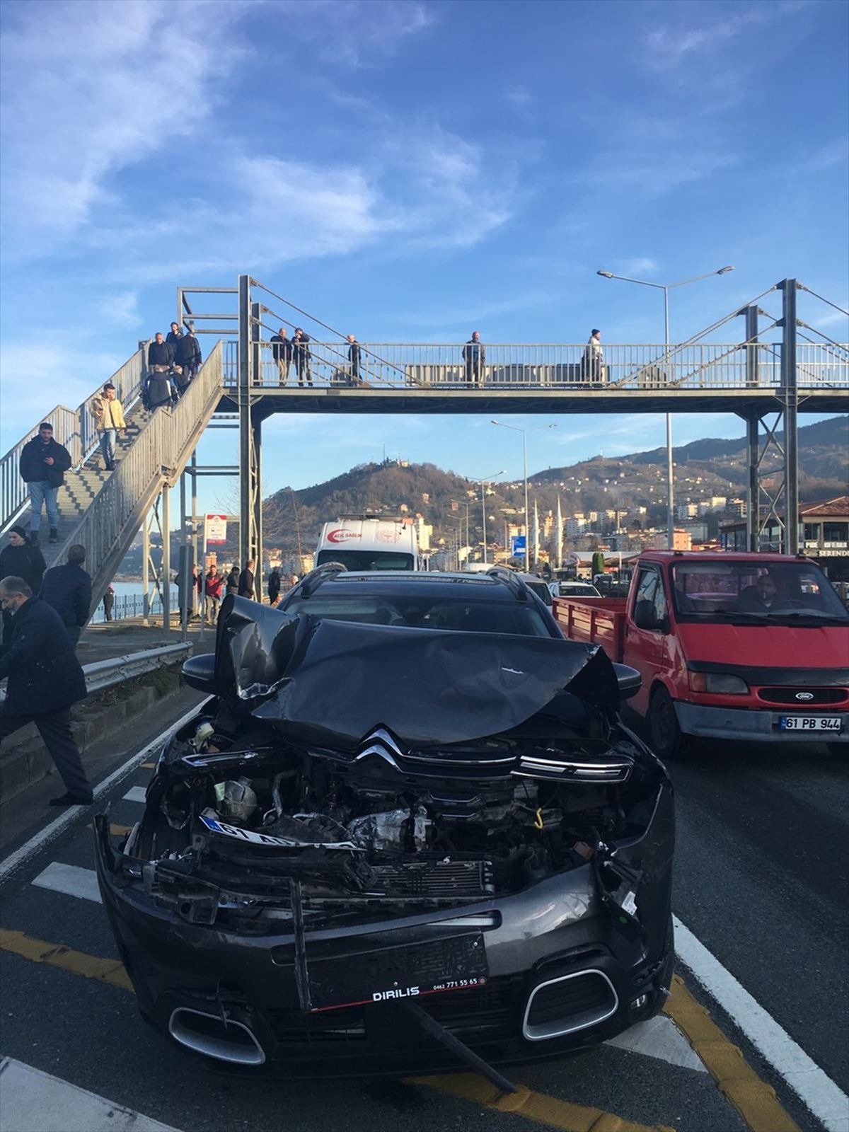 Sürmene'de Ambulans Kazası: 8 Yaralı