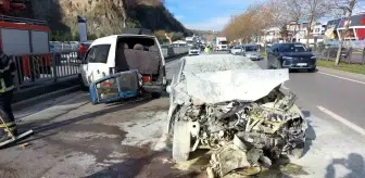 Samsun'da Lastiği Patlayan Araç Kazaya Neden Oldu