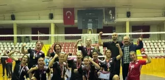 Sivas Necip Fazıl Kısakürek Kız Voleybol Takımı Bölge Yarışmalarında Başarı Elde Etti