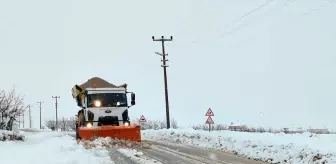 Antalya'da Sağanak Yağışlar Su Baskınlarına Neden Oldu