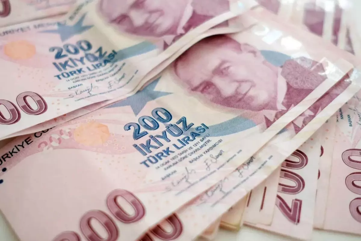 Asgari ücrette nokta atışı yapan ismin emekliler için de bir tahmini var