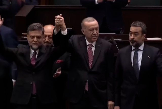 Gelecek Partisi'nden istifa eden Nedim Yamalı, AK Parti'ye katıldı