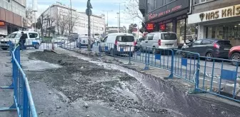 Güngören'de Yol Çökmesi ve Kanalizasyon Patladı, Esnaf Mağdur