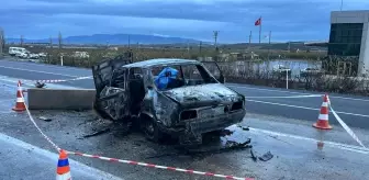 Manisa'da Otomobil Yangını: 2 Kişi Hayatını Kaybetti