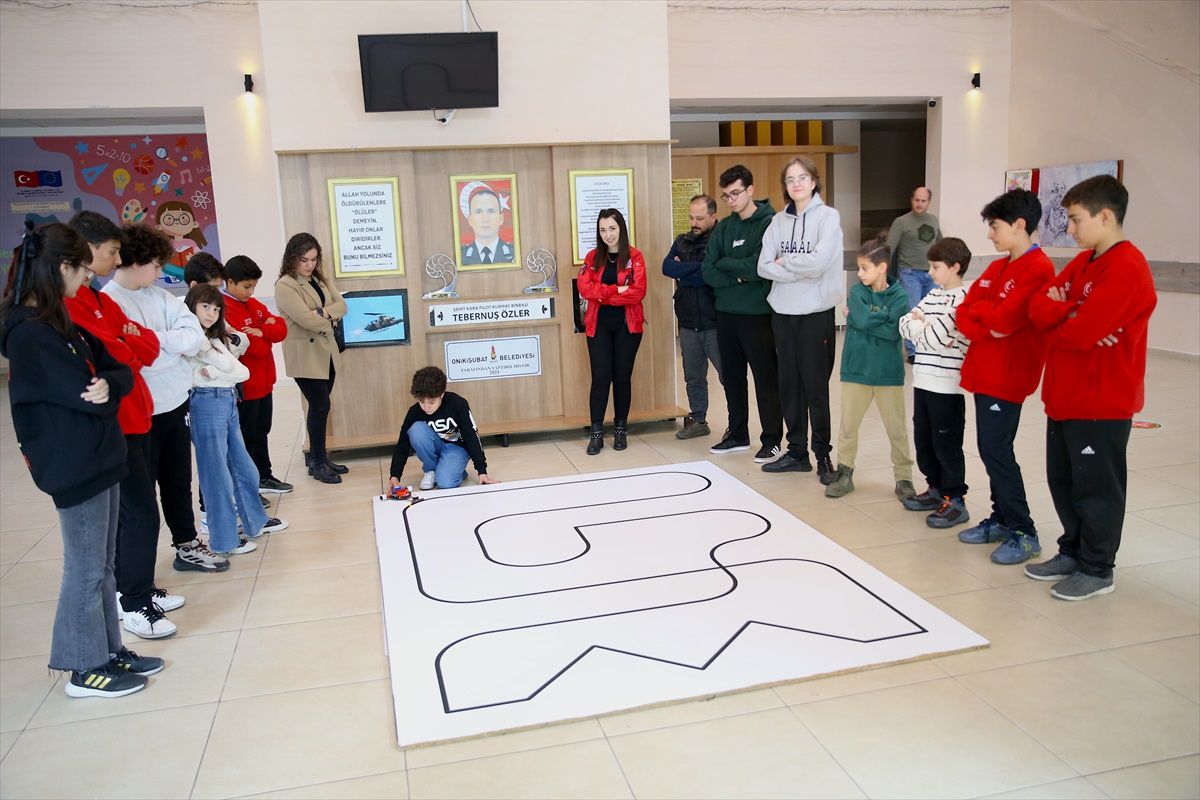 Kahramanmaraşlı Öğrenciler İtalya'da Robot Olimpiyatlarında Dünya Şampiyonu Oldu