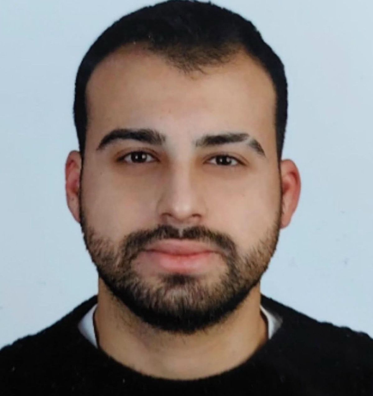 Yolda yürürken çatıdan kopan buz kütlesinin başına düşmesi sonucu genç öğrenci hayatını kaybetti