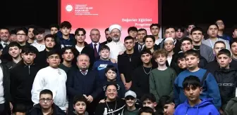 Diyanet İşleri Başkanı Erbaş, Gençlerle Değerler Eğitimi Programında Bir Araya Geldi