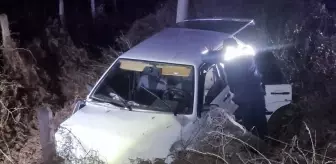 Düzce'de Şarampole Devrilen Otomobilin Sürücüsü Ağır Yaralandı