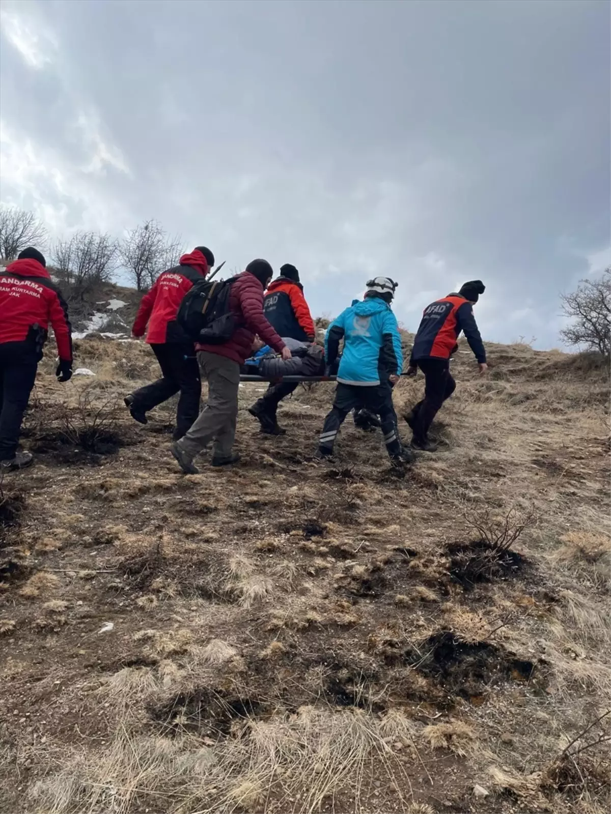 Kayseri'de Dağcı Kayalıklardan Düşerek Yaralandı