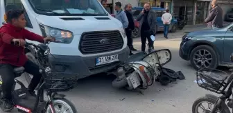 İskenderun'da Kamyonetle Motosiklet Çarpıştı: 1 Yaralı