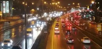 İstanbul'da Sağanak Yağış ve Trafik Kaosu