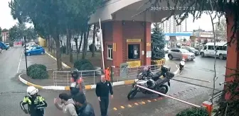 Sancaktepe'de Kasksız Motosiklet Kullanan Şahsın Ailesi Polisi Darp Etti